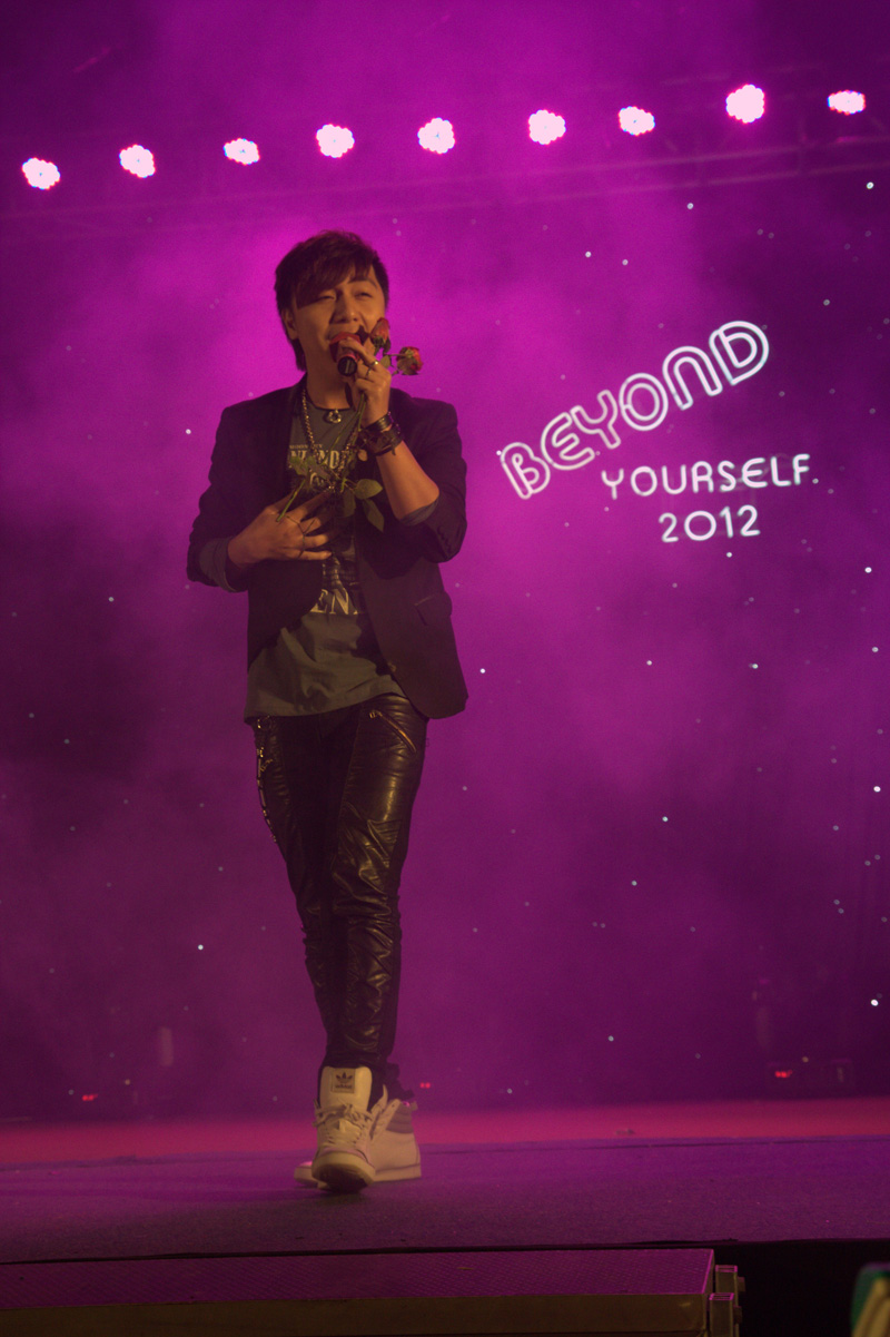 Minh Vương cũng đến chung vui với Beyond Yourself 2012